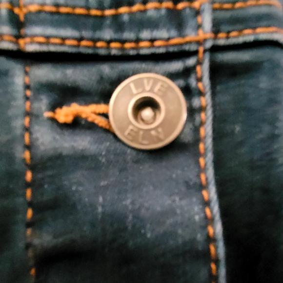 Ellen Degeneres Blue Denim Jacket with Love Detail - Picture 4 of 7